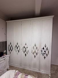 Armadio in legno shabby chic 250€