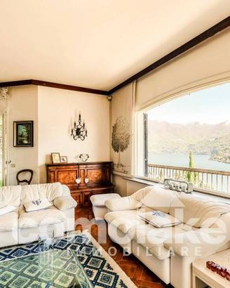 Villa di 212 m² con più di 5 locali e box auto dop
