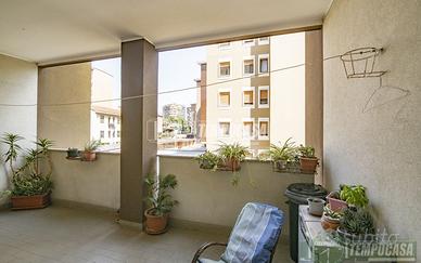 AMPIO QUADRILOCALE CON DOPPI SERVIZI!