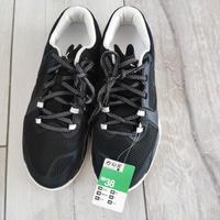 Scarpe da ginnastica nuove