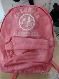 Stock di zaini scuola