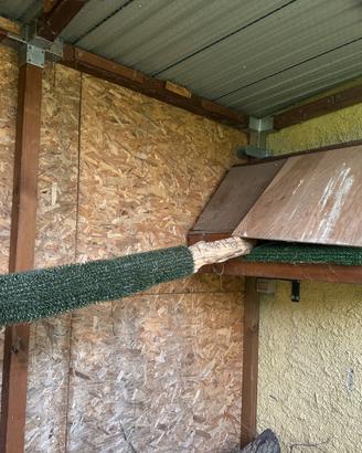 Attrezzatura/Accessori in legno per voliera