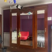 Armadio in legno stile classico