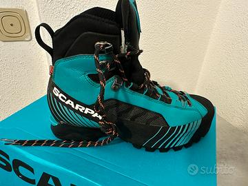 Scarpone Donna da alpinismo/trekking