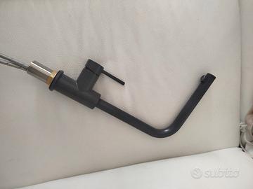 rubinetto moderno nuovo 