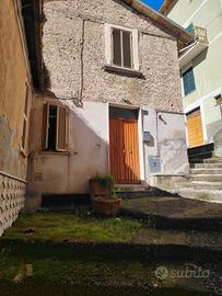 Casa indipendente - Rosciolo dei Marsi (AQ)