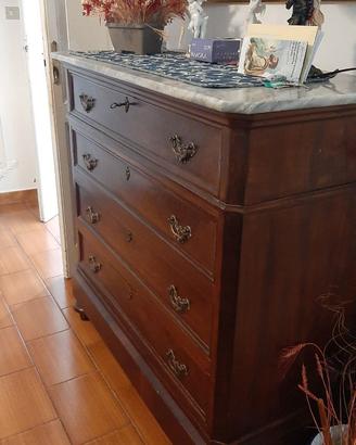 Cassettiera in legno