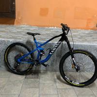 Mtb full 27,5 misura L  canyon strive