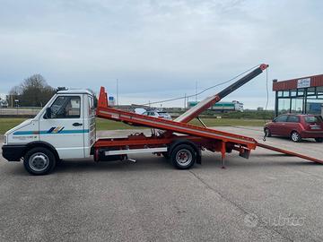 DAILY PATENTE C carro attrezzi pronto all'uso