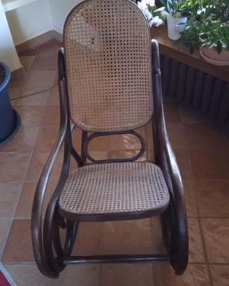 Sedia a dondolo stile Thonet