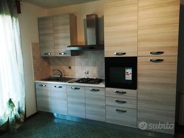 Trilocale arredato giardino garage