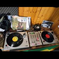 coppia Giradischi IMG Stageline e Mixer Behringer