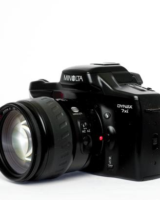Macchina fotografica reflex Minolta Dynax 7XI + 28