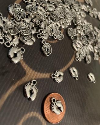 Charm piedini argento tibetano nascita