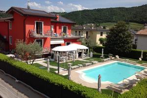 VILLA SINGOLA A GARDA