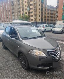 Lancia Ypsilon 1.2 GPL Ecochic-gold-111.000 km