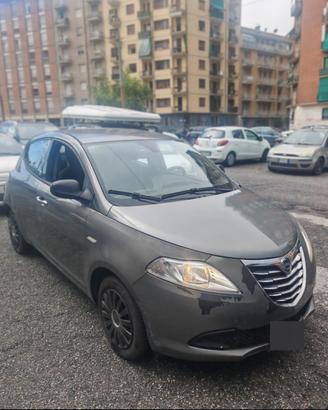 Lancia Ypsilon 1.2 GPL Ecochic-gold-111.000 km