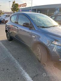 Ypsilon 
