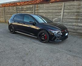 VOLKSWAGEN Golf 8ª serie