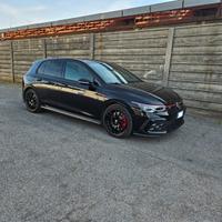 VOLKSWAGEN Golf 8ª serie