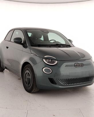 Fiat 500e Berlina 42 kWh Giorgio Armani