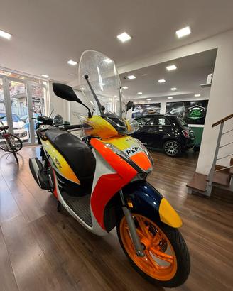 Honda SH 350 Repsol limited edition