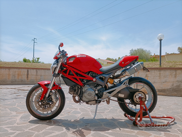 Ducati Monster 1100 ABS