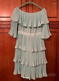 Vestito a spalle scoperte elegante