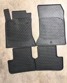 Tappettini in gomma 4 stagioni per Classe B