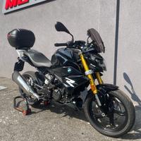 BMW G 310 R con NAVIGATORE