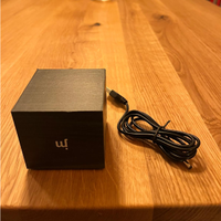 Sveglia digitale - cubo in legno