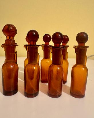 Raro lotto 8 bottigliette da farmacia anni ’20/’30