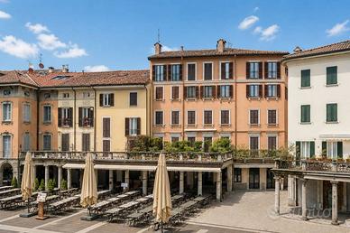 Appartamento di 120 m² con 3 locali a Lecco