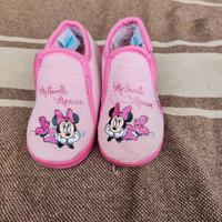 Pantofole asilo bimba