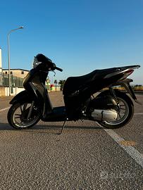 SH 150 ABS - IMMACOLATO - leggermente trattabile