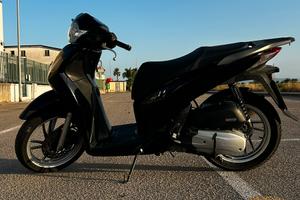 SH 150 ABS - IMMACOLATO - leggermente trattabile