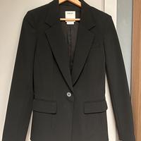 Blazer DKNY nero strutturato , avvitato ed elega