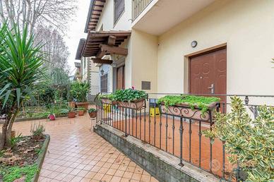 Casa indipendente di 300 m² con più di 5 locali e 