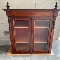 Credenza/vetrina in legno e vetro restaurata