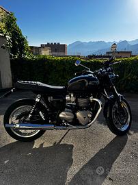 Triumph Bonneville T120 Black