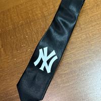 Cravatta nera Logo NY