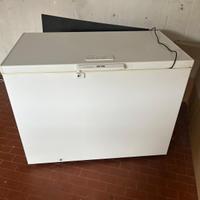 Congelatore a pozzetto 312 litri