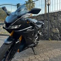 Yamaha YZF-R125 2020 + scarico Akrapovic completo