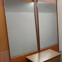 Armadio con ante scorrevoli a specchio