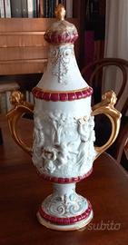 Vaso Capodimonte antico con coperchio su piedistal