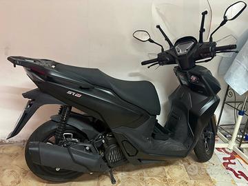 voge 125 con 270 km nuovo 2100 euro