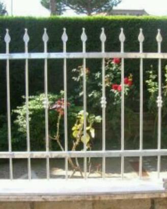 Recinzione ringhiera