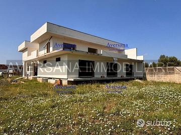 Locale commerciale 270 mq + cortile di 330 mq