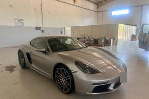 PORSCHE Cayman 718