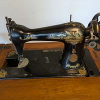 Macchina da cucire Singer con mobile epoca '900